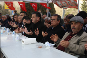 Aziz Şehitlerimizi Dualarla Andık